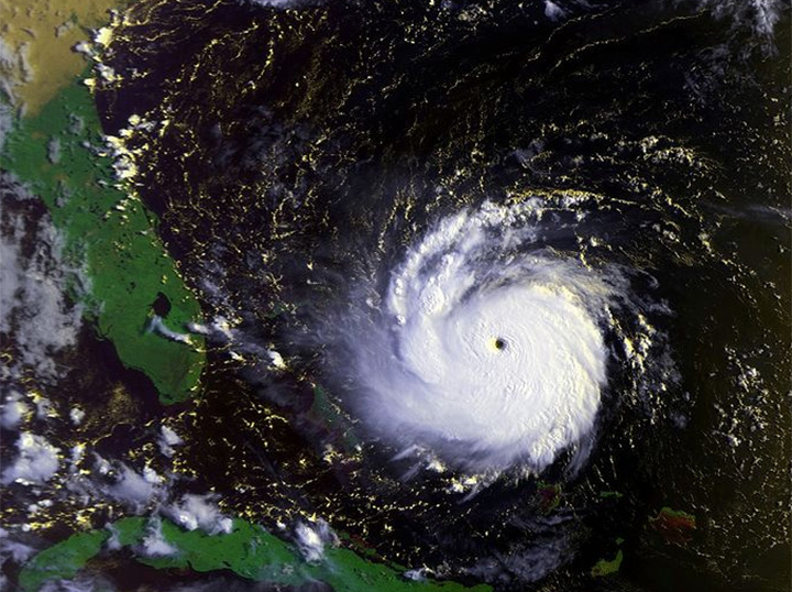 Hurricane Irma: Side-by-side comparison shows how much bigger Irma is than Hurricane Andrew - image