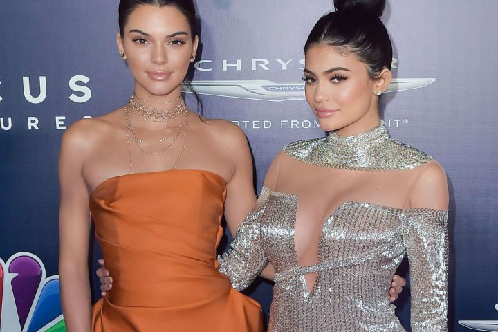 (L-R): Kendall and Kylie Jenner.