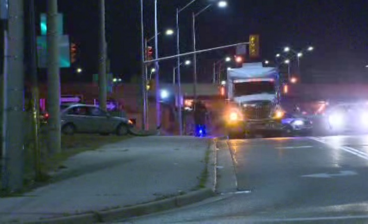 Woman seriously injured in Mississauga crash - Toronto | Globalnews.ca