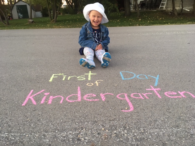 Paisley Amyotte battles cancer and her first day of school full of smiles.
