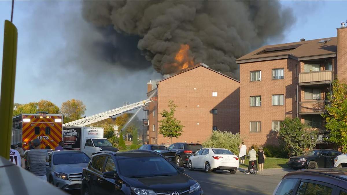 Two firefighters were sent to hospital after battling a blaze in Pierrefonds Sunday evening, Monday, September 25, 2017.