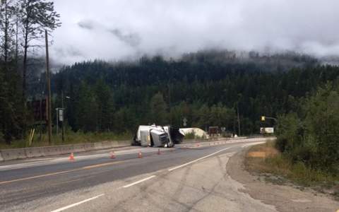 Tractor trailer crash near Revelstoke - image