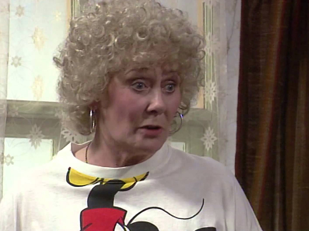 Liz Dawn dead: Vera of ‘Coronation Street’ dies at 77 - National ...