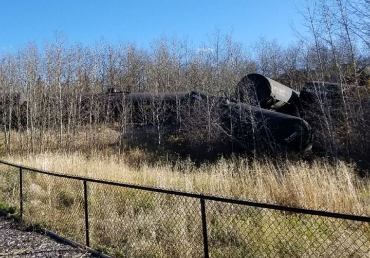 Emergency officials asked residents of an area northwest of Edmonton – near St. Albert – to leave their homes on Sunday afternoon after a train derailed near the Sturgeon Road crossing.