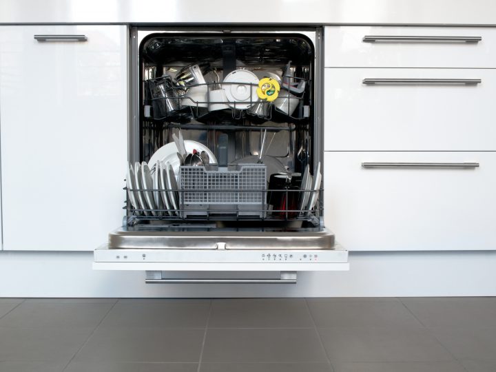 Health Canada is recalling 61,000 dishwashers.