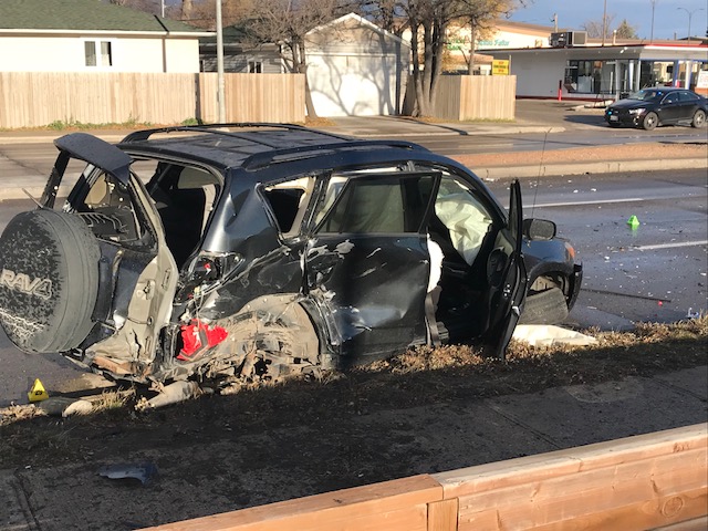 Serious crash on Henderson Highway Saturday night - image