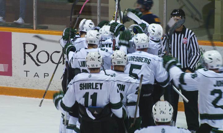 The Saskatchewan Huskies men’s hockey team remains perfect by sweeping the Lethbridge Pronghorns this past weekend.