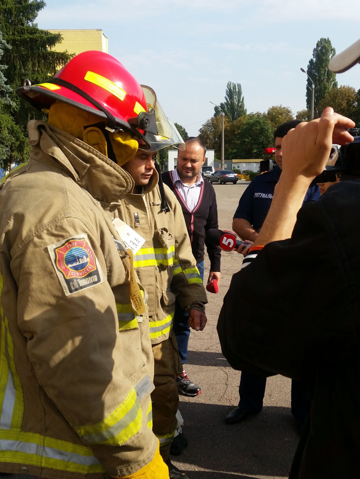 Edmonton firefighters return from Ukraine after delivering muchneeded