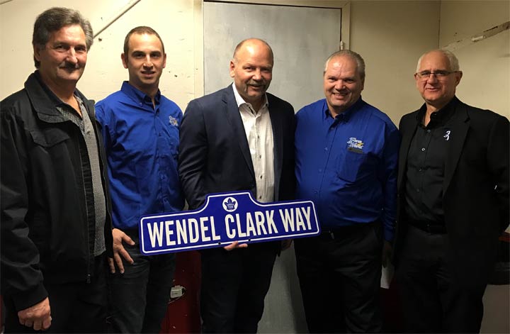 Wendel Clark, Toronto Maple Leafs 'Hound Line' to reunite at London Sports  Celebrity Dinner
