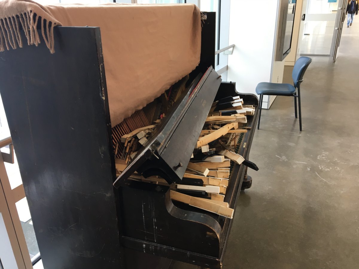 This is what a piano on a pedway to the Health Sciences LRT looked on Friday, Nov. 17, 2017.