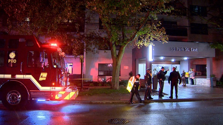 Scene of a fire at a Mississauga apartment complex.