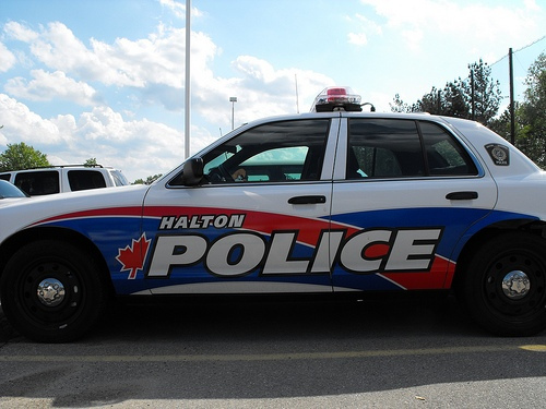 Halton police are searching for suspects in an armed robbery in Burlington.
