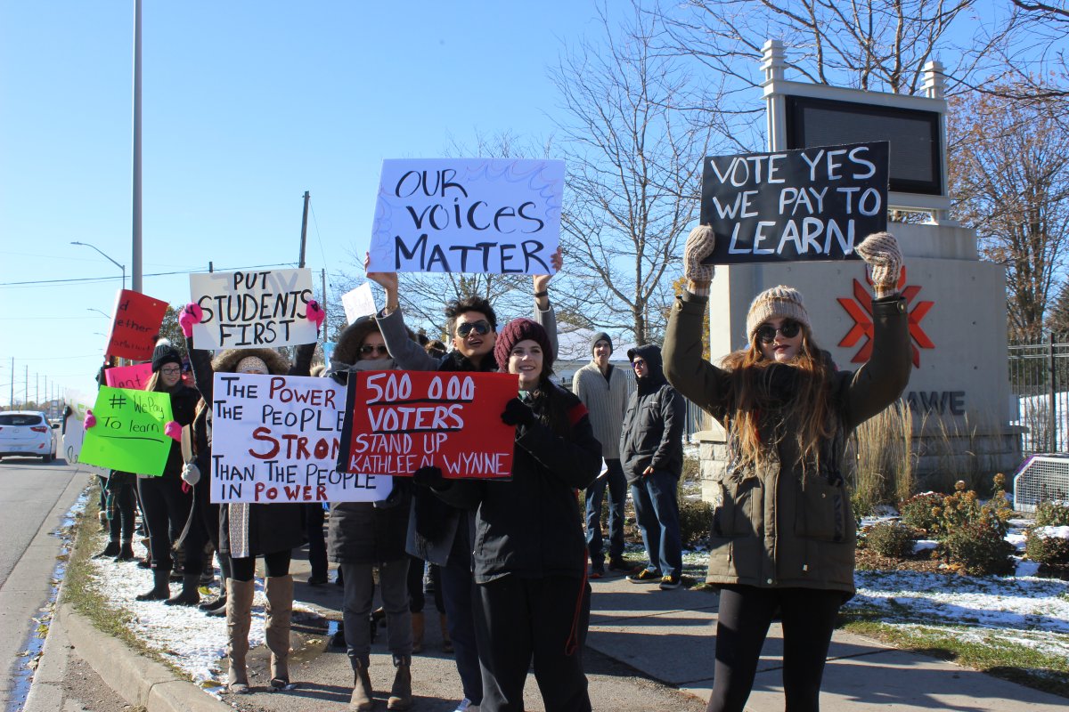 Some Fanshawe students think their teachers should accept the College Employer Council's latest offer during a forced vote next week. 