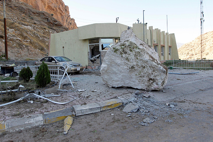 Rocks are seen on the road after an earthquake near the Darbandikhan Dam, close the city of Sulaimaniyah, Iraq on November 13, 2017.