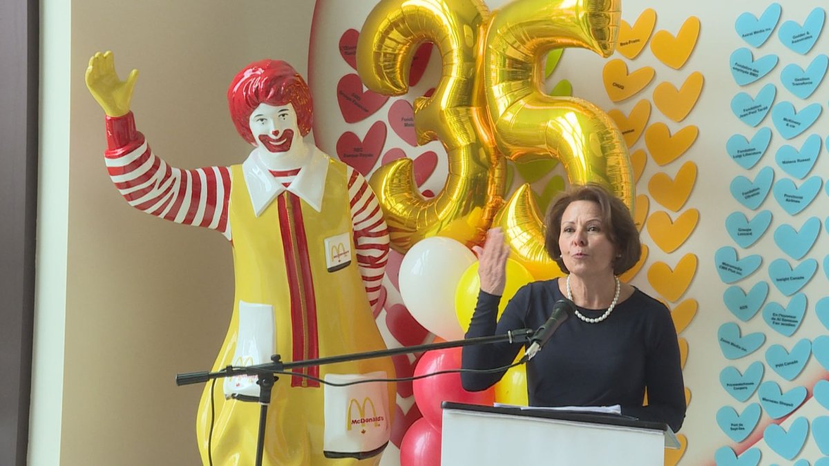 Jacqueline Mallet, Executive Director of the Montreal Ronald McDonald House, speaks during a 35th anniversary event at the house, in Montreal, Wednesday November 1, 2017.  (Phil Carpenter/GLOBAL NEWS).