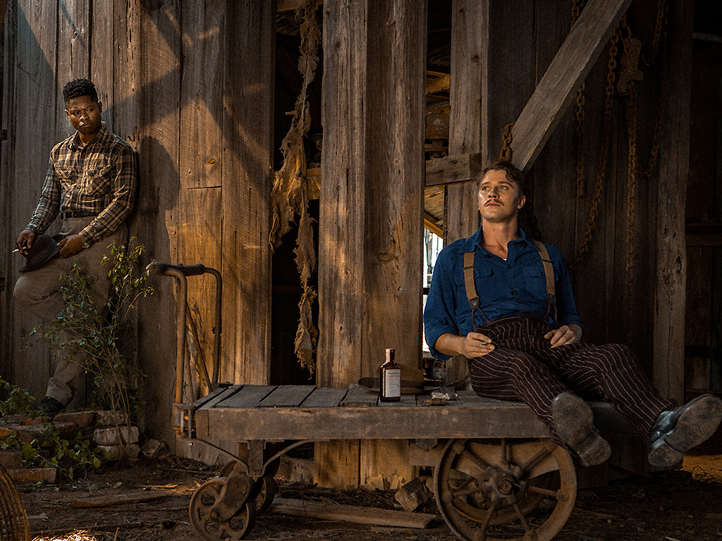 Garrett Hedlund on Netflix’s ‘Mudbound,’ a sweaty, tense look at postwar life - image