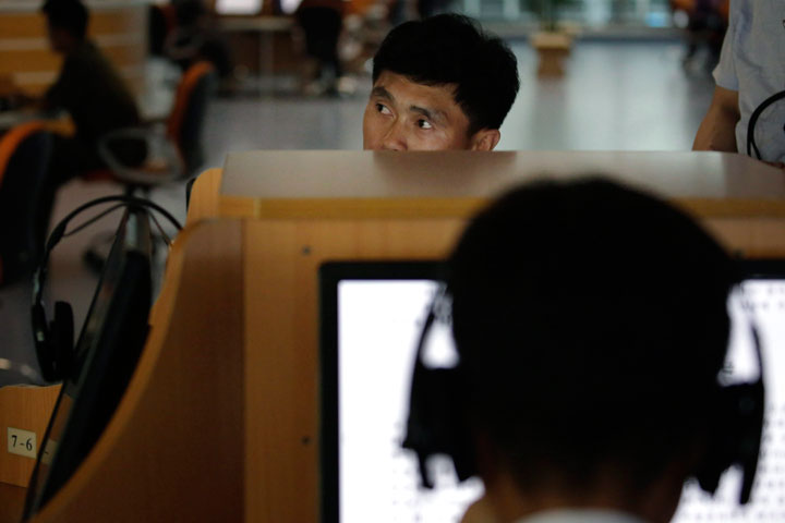 North Korean students use computers
