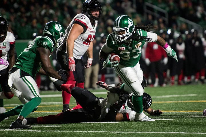 Saskatchewan Roughriders running back Trent Richardson (33) runs the ball during game against the Ottawa Redblacks on Oct. 13, 2017.