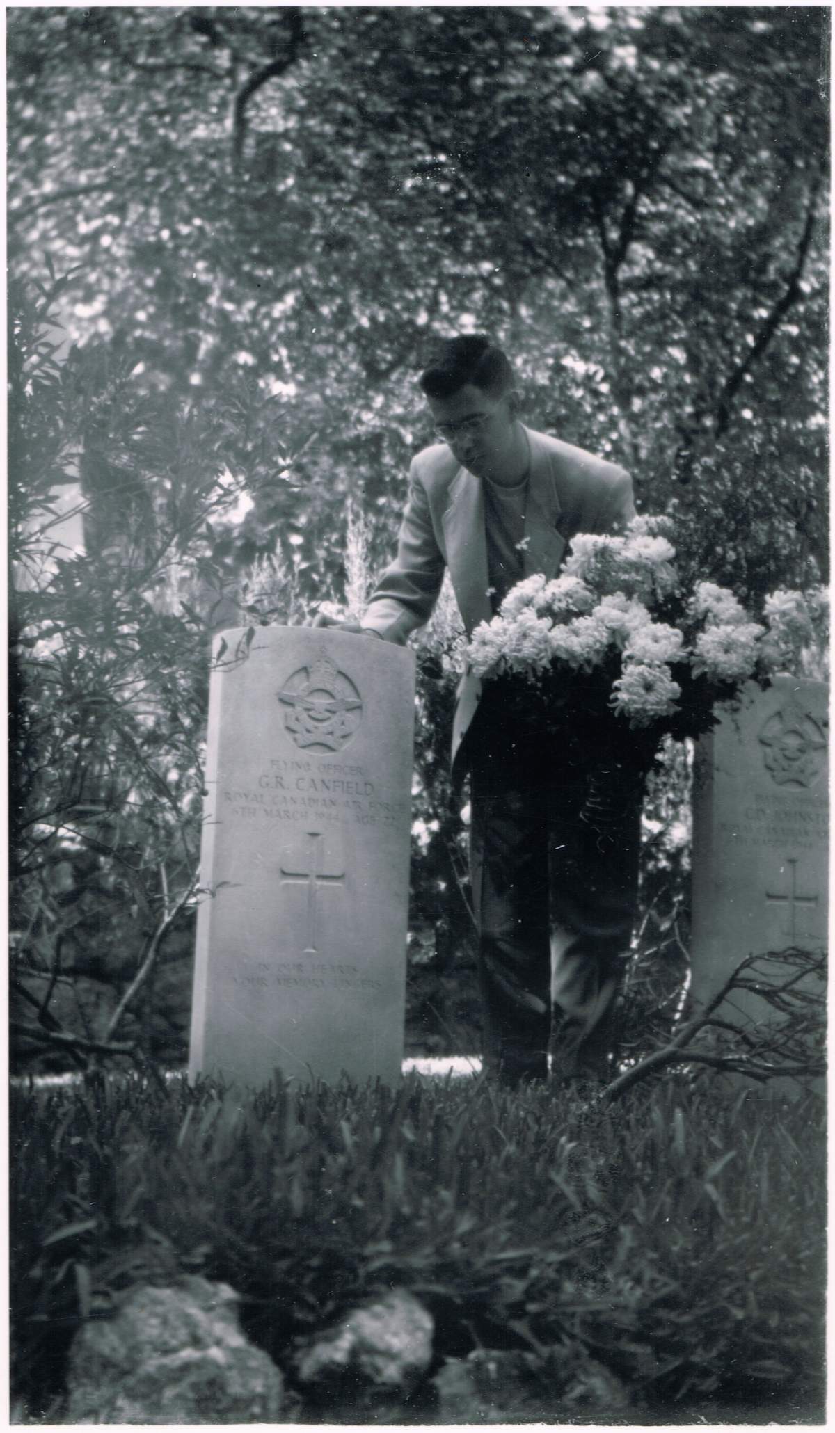 93-year-old WWII veteran praises No Stone Left Alone efforts: ‘They’re doing a tremendous job’ - image