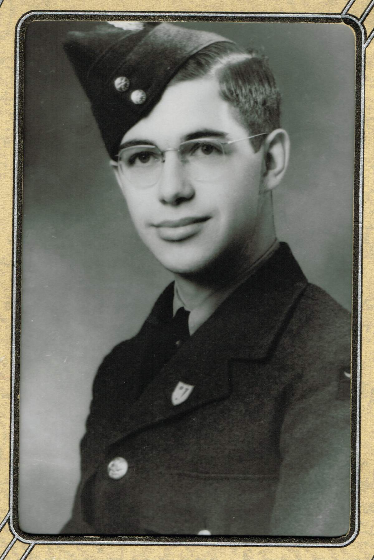 93-year-old WWII veteran praises No Stone Left Alone efforts: ‘They’re doing a tremendous job’ - image