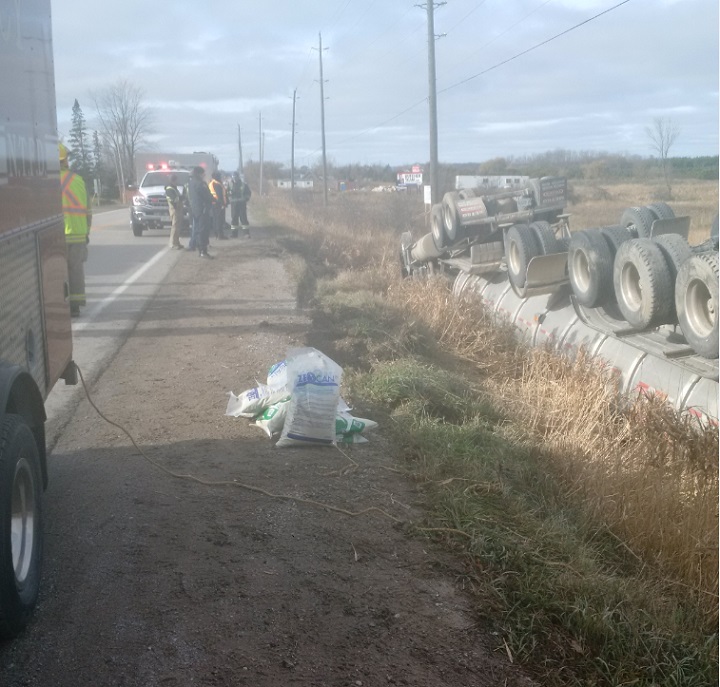 Scene of a truck rollover in Beeton, Ont.