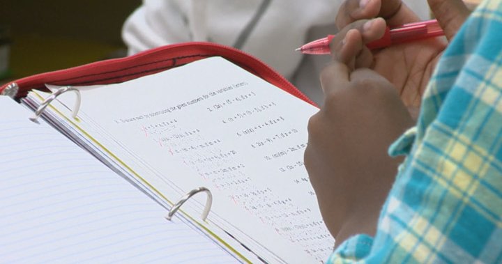 Манитоба възстановява изпитите за 10 и 12 клас след притеснения на родителите