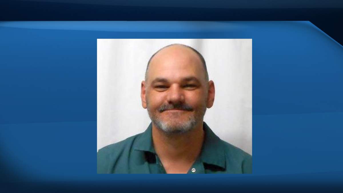 Calgary police say Michael Andrew Scott's previous convictions include sexual assault, aggravated assault, forcible confinement, robbery, uttering threats and breaching court orders. 