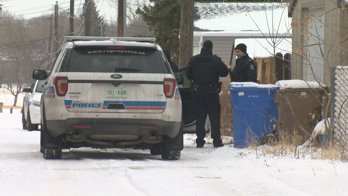 An incident involving alleged threats prompted Regina police to set up a perimeter around the 300 block of Forget Street. They arrived on scene just before 12:30 p.m.