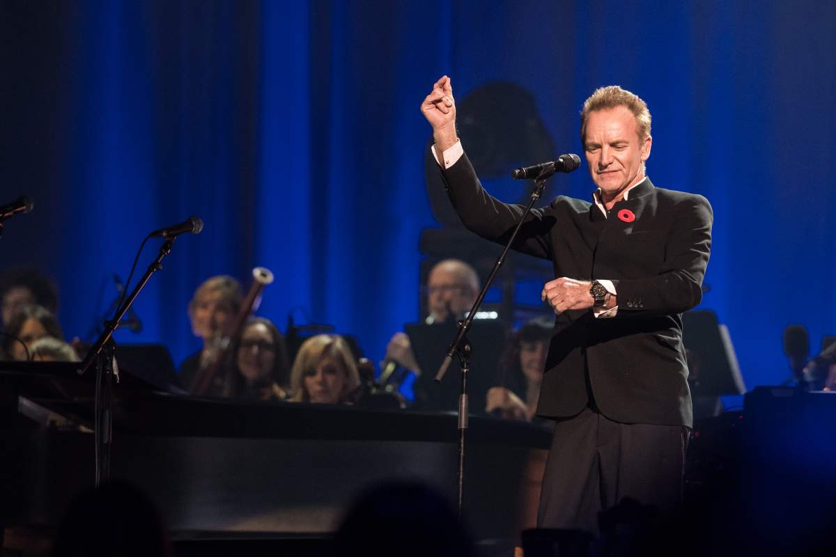 Sting performing at Tower of Song, Leonard Cohen’s tribute at the Bell Centre. Monday November 6, 2017.