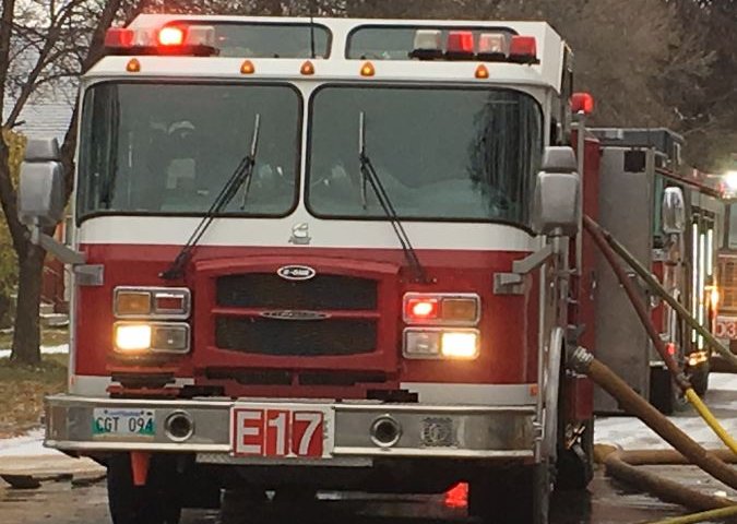 Winnipeg firefighters respond to pair of Saturday morning blazes