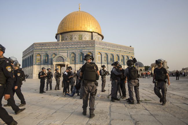 Israeli riot police take up positions next to Dome of the Rock at the Al-Aqsa Mosque compound in the Old City of Jerusalem, Israel, July 27, 2017.



