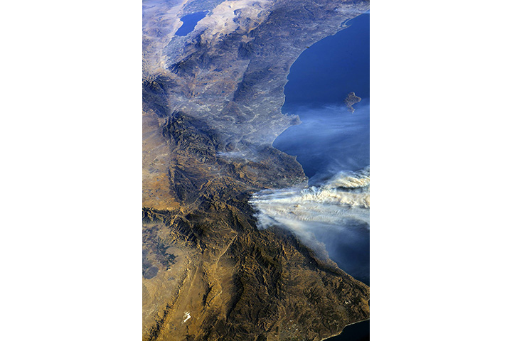 California wildfires as captured by NASA astronaut Randy Bresnik on the ISS.