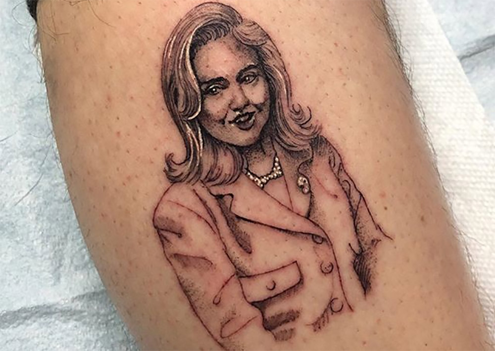 SNL cast member honours Hillary Clinton with tattoo - image