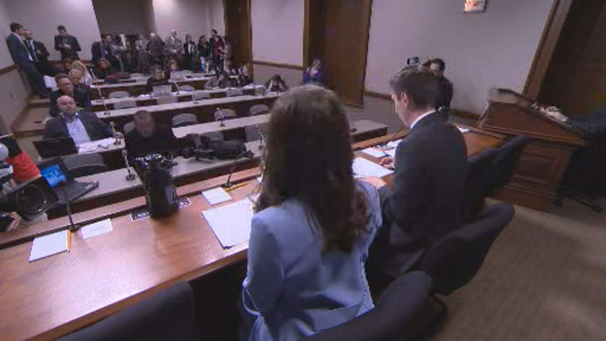 The Quebec Transport Ministry is tabling a stiff bill to combat distracted driving.