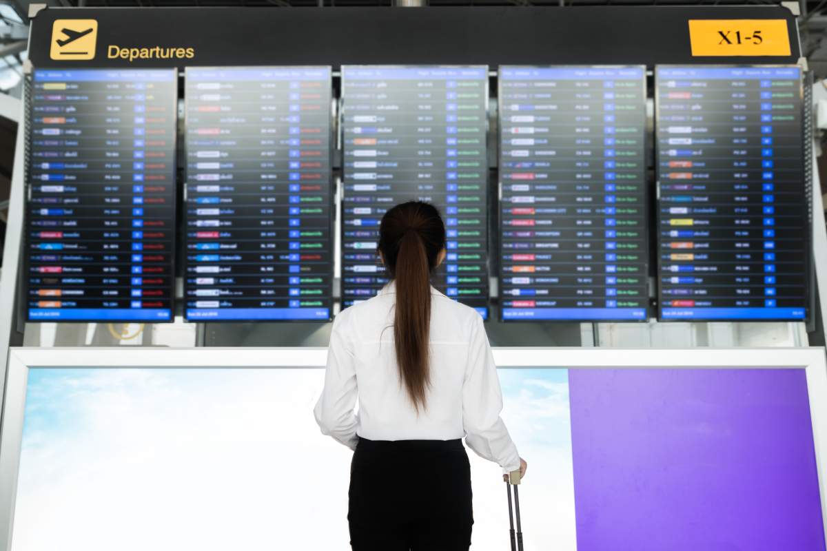 Sunday is the best day to find travel deals, a new Expedia report states.