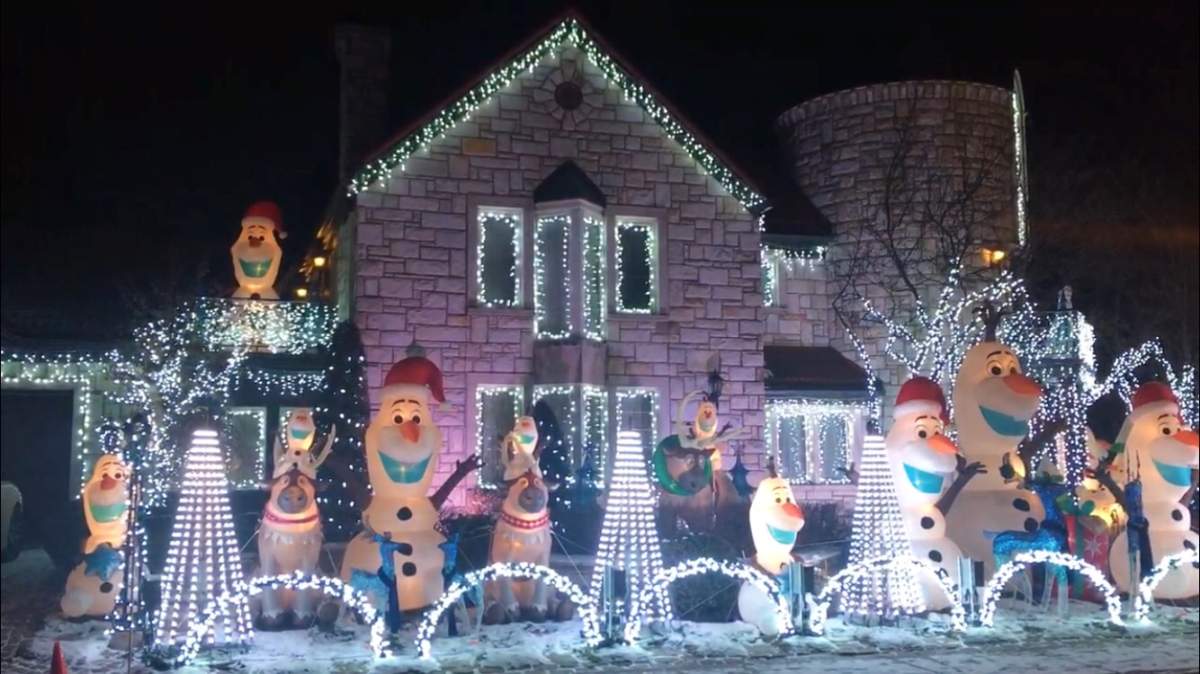Sami Hajjar's home is located at 9035 avenue Jean-Bourdon, in the borough of Ahuntsic-Cartierville. Light shows start on the hour between 5 p.m. and 9 p.m. until January 5, 2018.