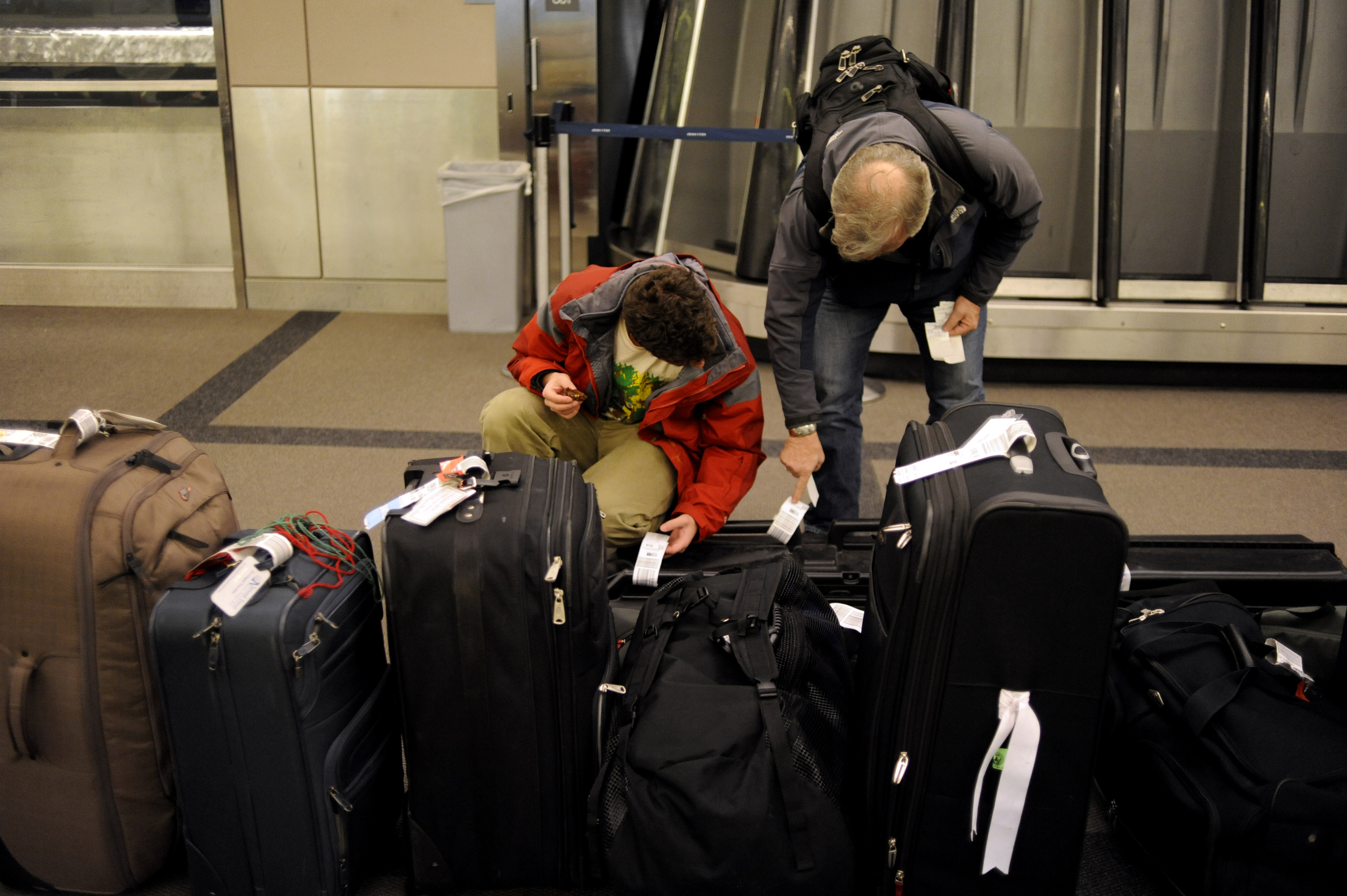 Radio Frequency ID: A solution for lost luggage? - I by IMD
