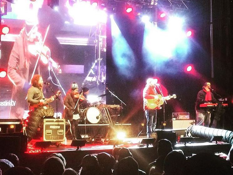 5 truly Canadian ways to celebrate the New Year - image