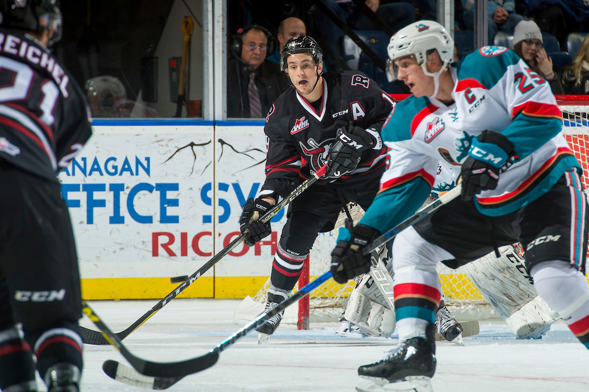 KELOWNA, CANADA - NOVEMBER 11: Lane Zablocki #19 of the Red Deer Rebels looks for the pass against the Kelowna Rockets on November 11, 2017 at Prospera Place in Kelowna, British Columbia, Canada.  (Photo by Marissa Baecker/Shoot the Breeze)  *** Local Caption ***.