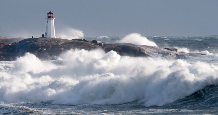 Околна среда Канада издаде редица метеорологични предупреждения в морските райони