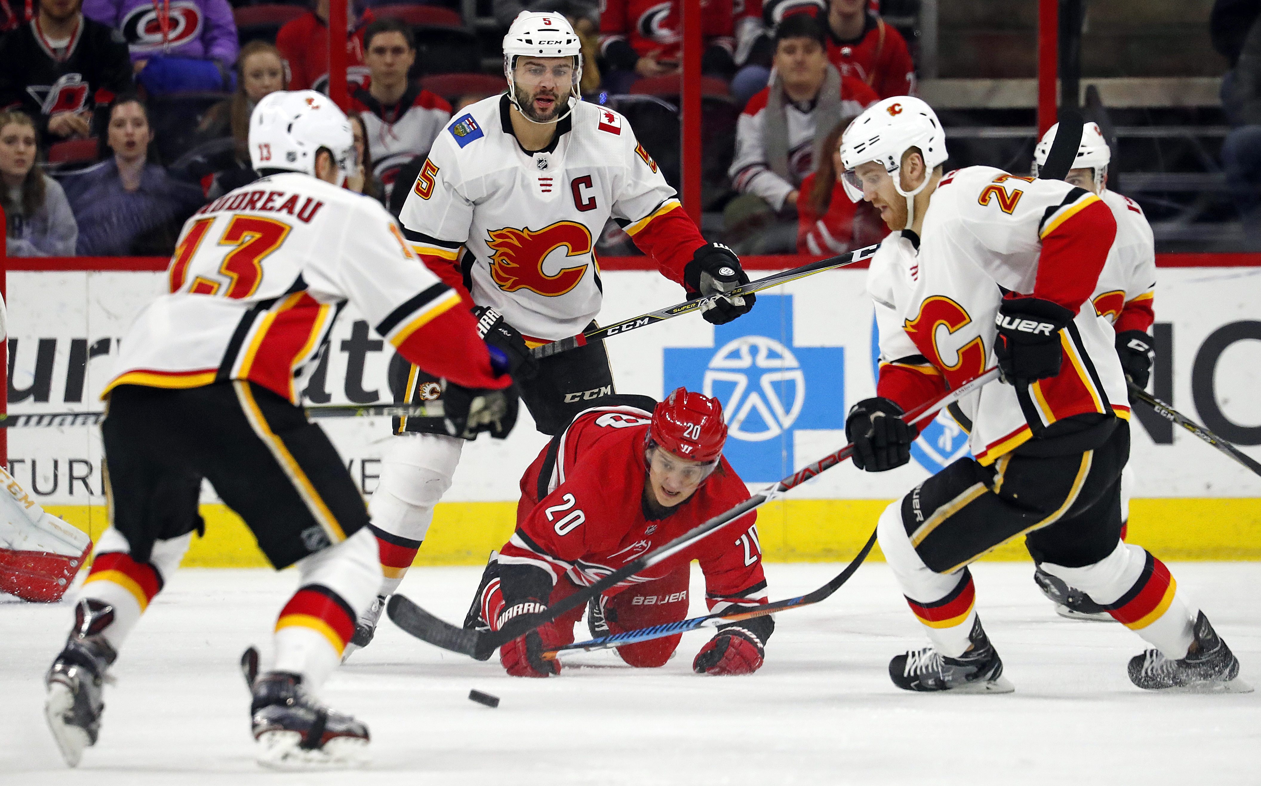 Calgary Flames Beat Carolina Hurricanes 4-1 For 7th Win In Row ...