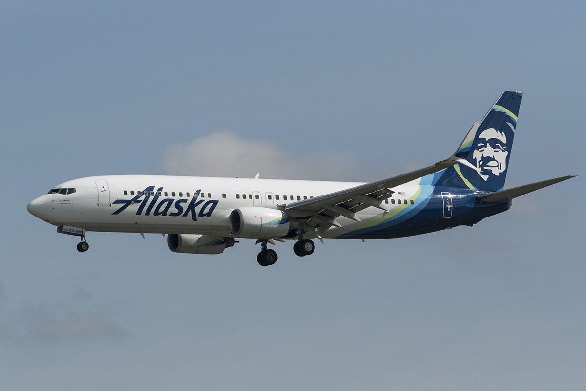 An Alaska Airlines Boeing 737 (737-800) narrow-body jet airliner on final approach for landing, Vancouver International Airport, Richmond, B.C on Tuesday, May 2, 2017. 