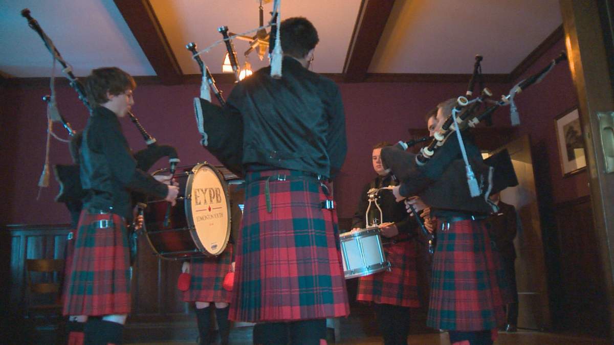 Edmontonians celebrate Scottish poet Robbie Burns .