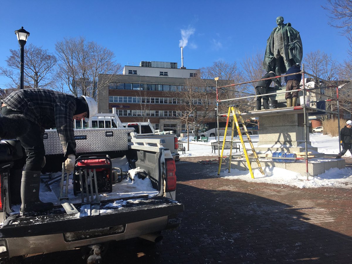 Crews preparing to remove controversial Cornwallis statue from Halifax park - image
