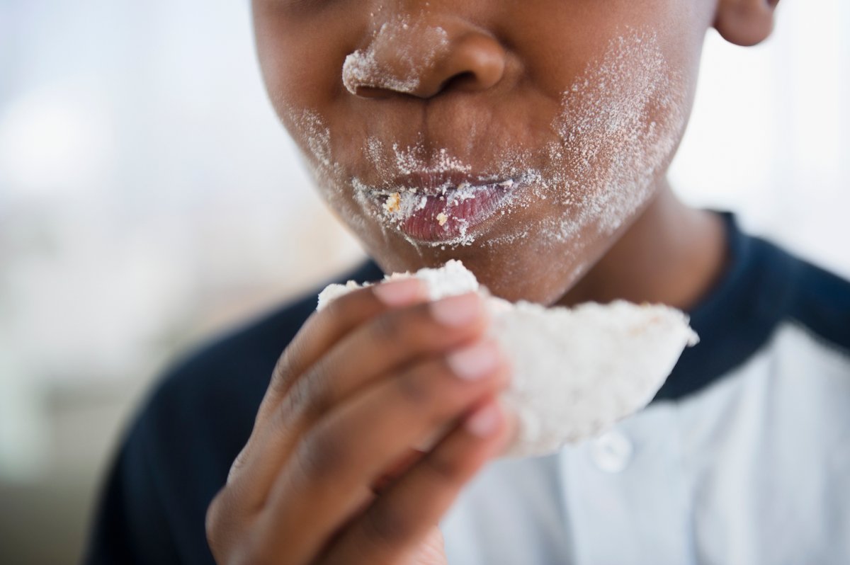Have a strict low-sugar rule for your kids? Here's what to do if friends and family members start breaking your parenting rules. 