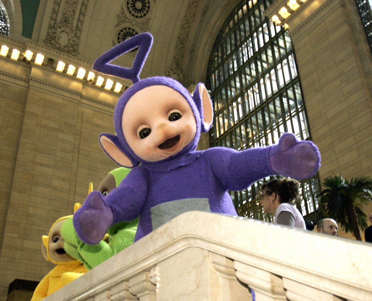 Teletubbies' Tinky-Winky poses on the balcony at Grand Central Station in New York 26 March 2007.