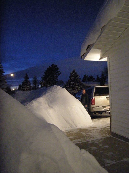 2011 versus 2018: Photo highlights drastic difference in Edmonton snowfall - image