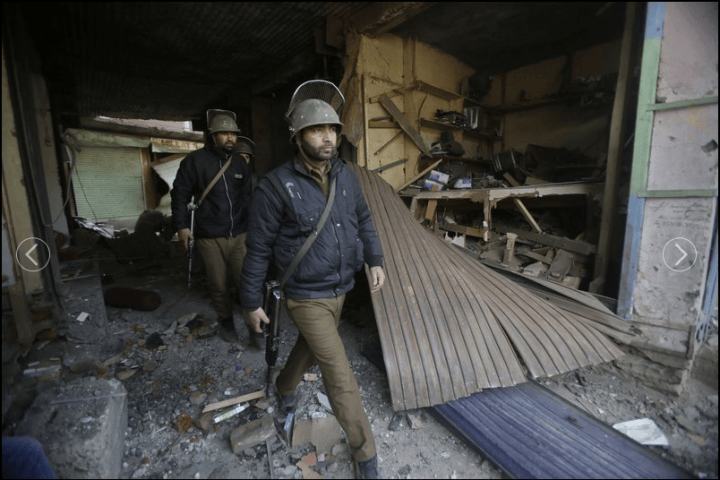 Indian rebels detonate bomb in Kashmir street, 4 police officers killed ...
