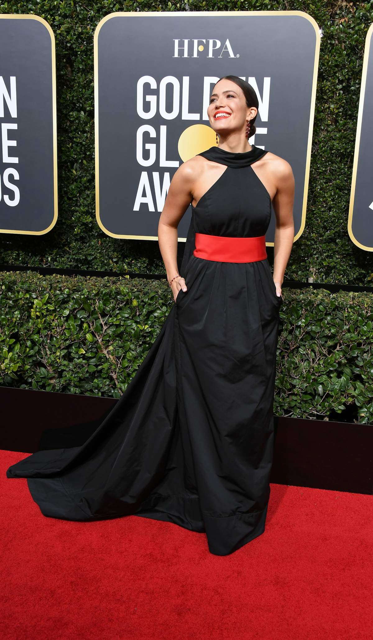 Golden Globes 2018 red carpet: A sea of black makes an important statement - image