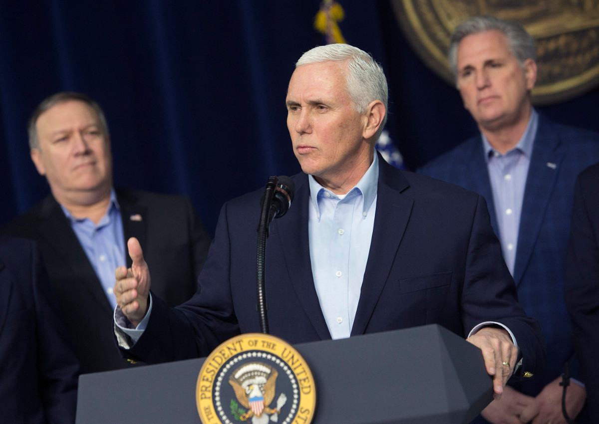 Mike Pence tells U.S. troops no immigration talks until government reopens - image